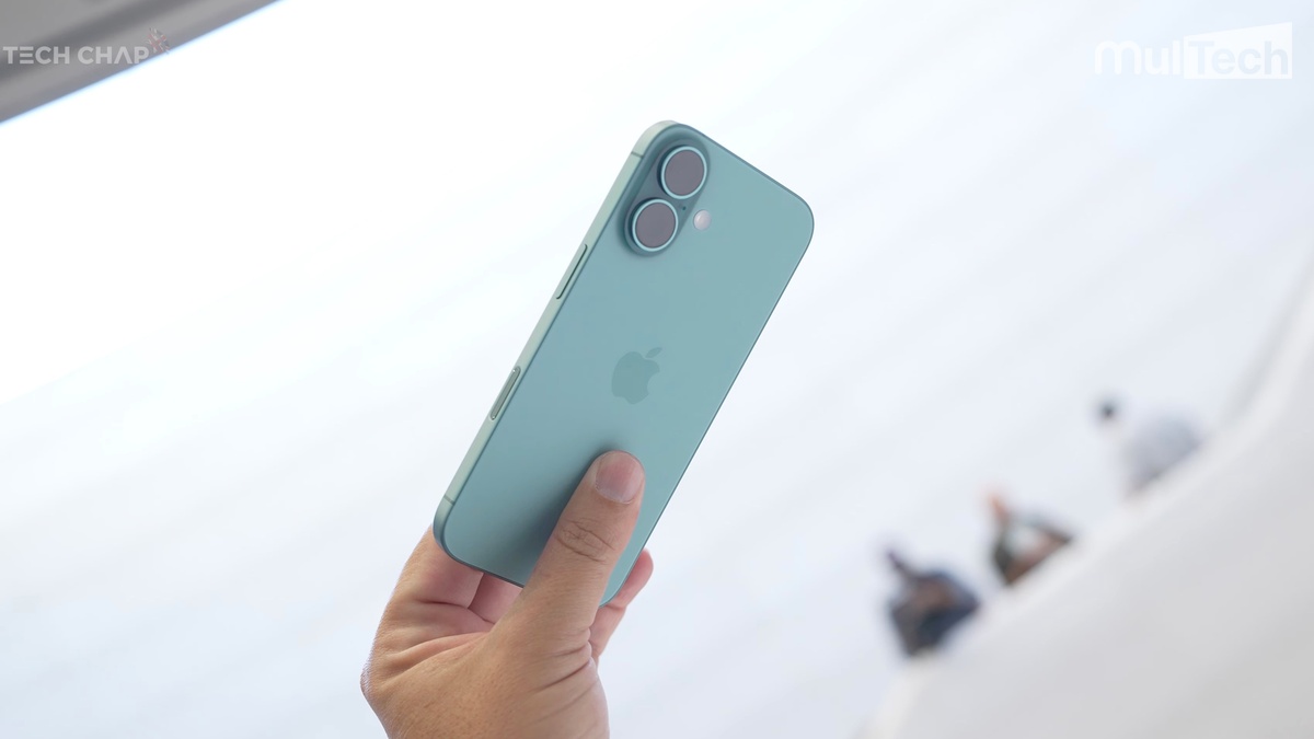 YouTuber The Tech Chap đã chia sẻ rằng anh đặc biệt ấn tượng với phiên bản màu Xanh Mòng Két trên iPhone 16 và iPhone 16 Plus, cho rằng đây là một trong những màu sắc nổi bật nhất của dòng sản phẩm năm nay