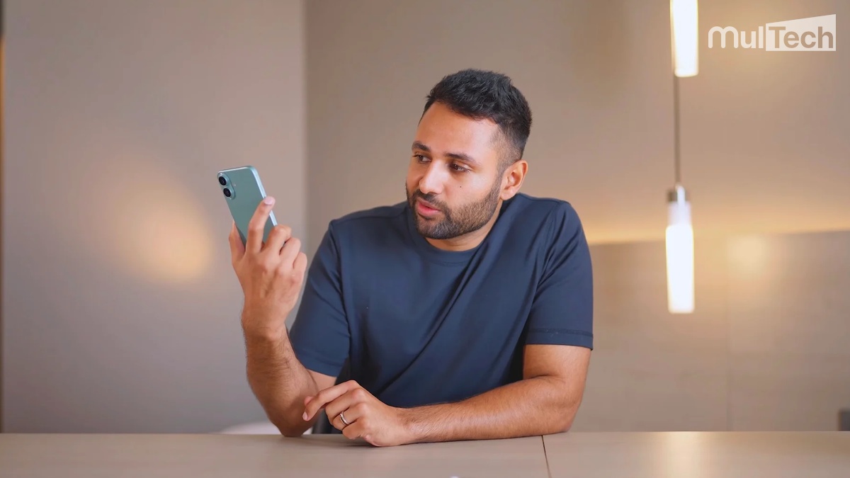 YouTuber Mrwhosetheboss nhận xét rằng phím Action Button trên iPhone 16 và iPhone 16 Plus được đặt ở vị trí quá cao, khó với tới bằng ngón tay của anh ấy