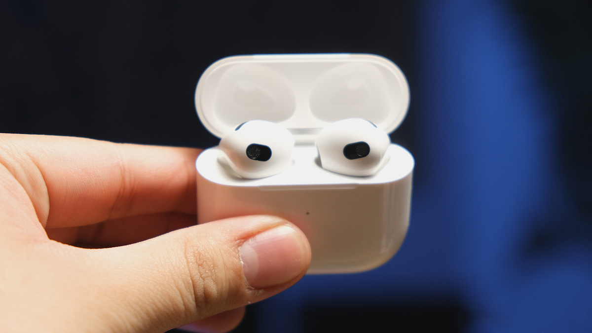 Lột xác AirPods 4: có 2 phiên bản, chống ồn chủ động